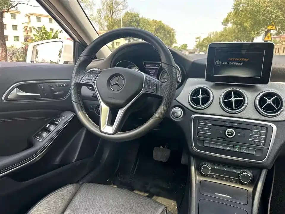Mercedes-Benz GLA