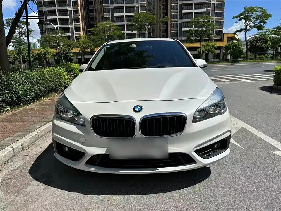 BMW 2 series multifunctional station wagon