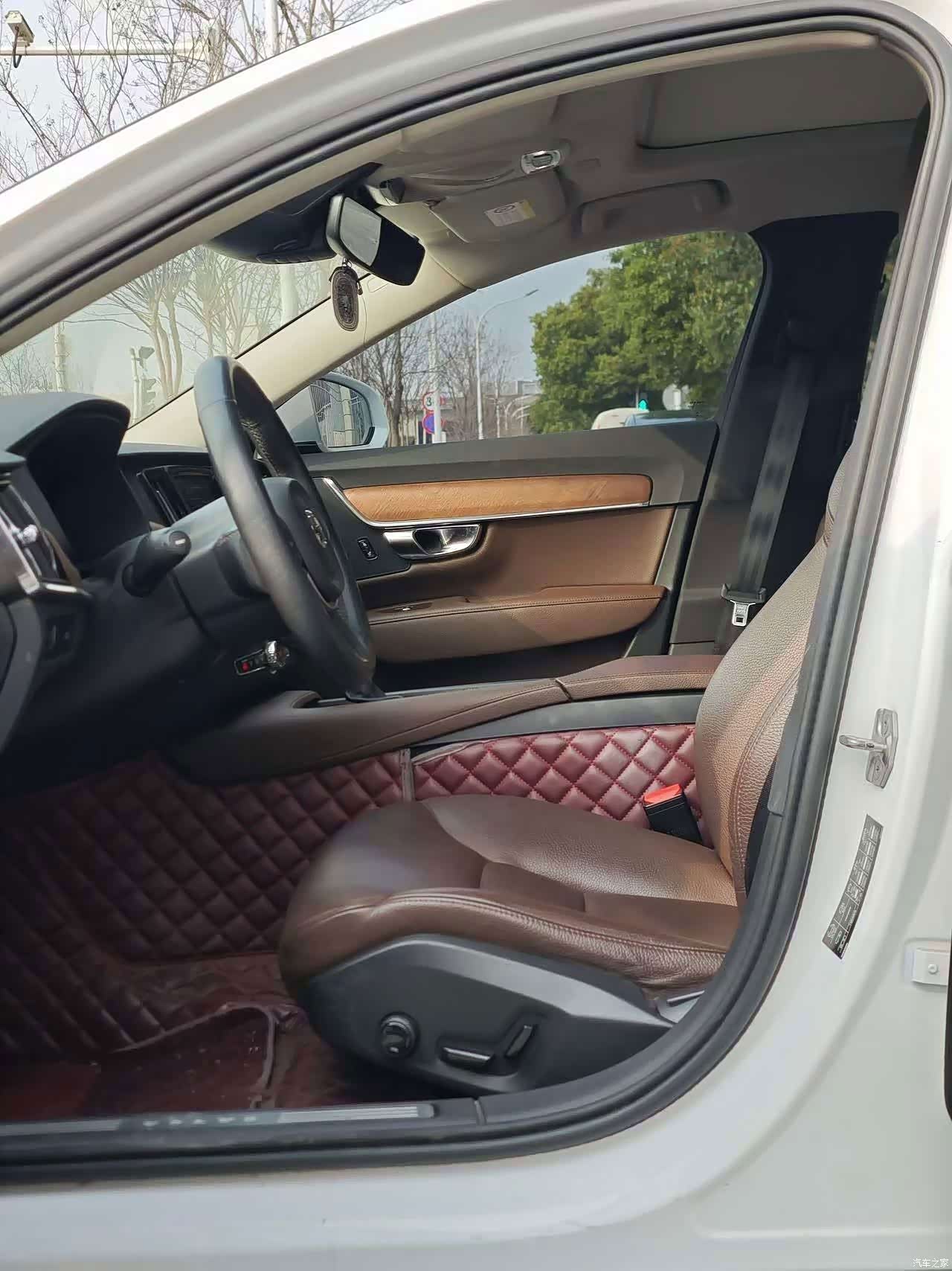 Volvo S90, 2019 все фото