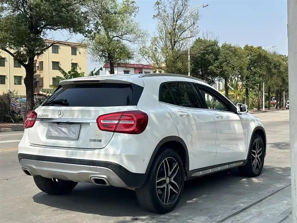 Mercedes-Benz GLA