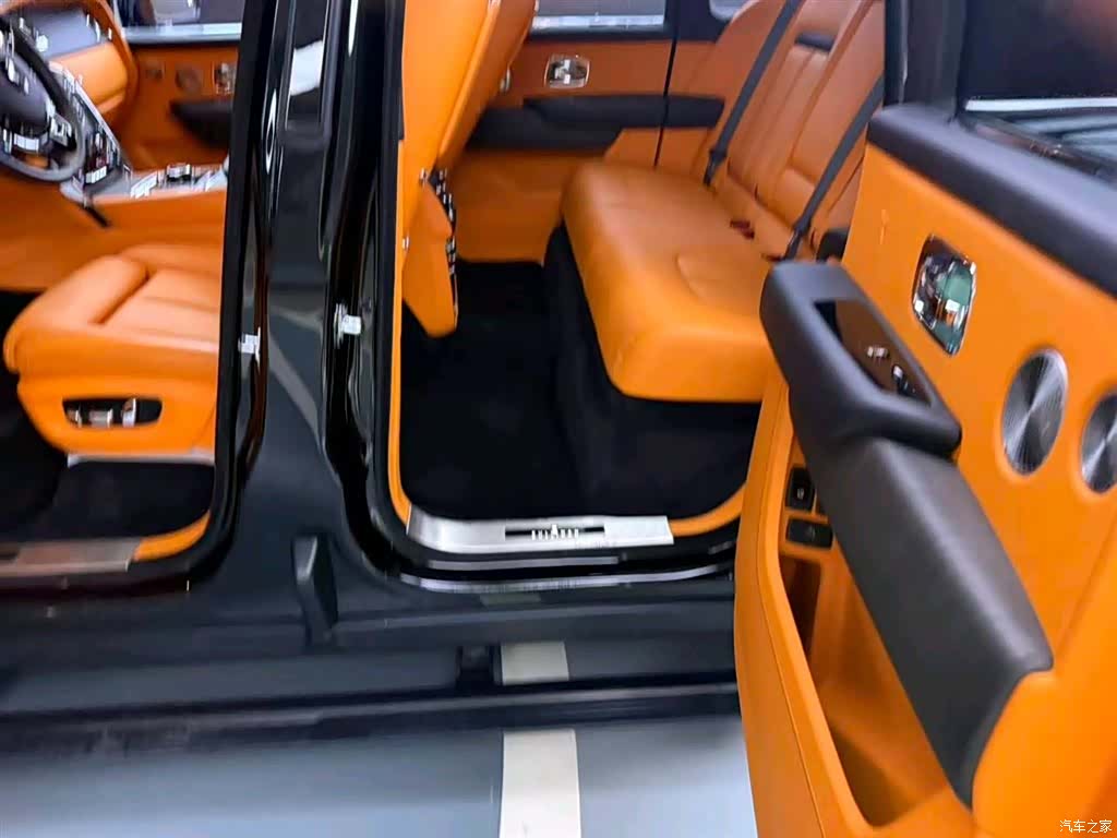 Rolls-Royce Cullinan, 2023 8