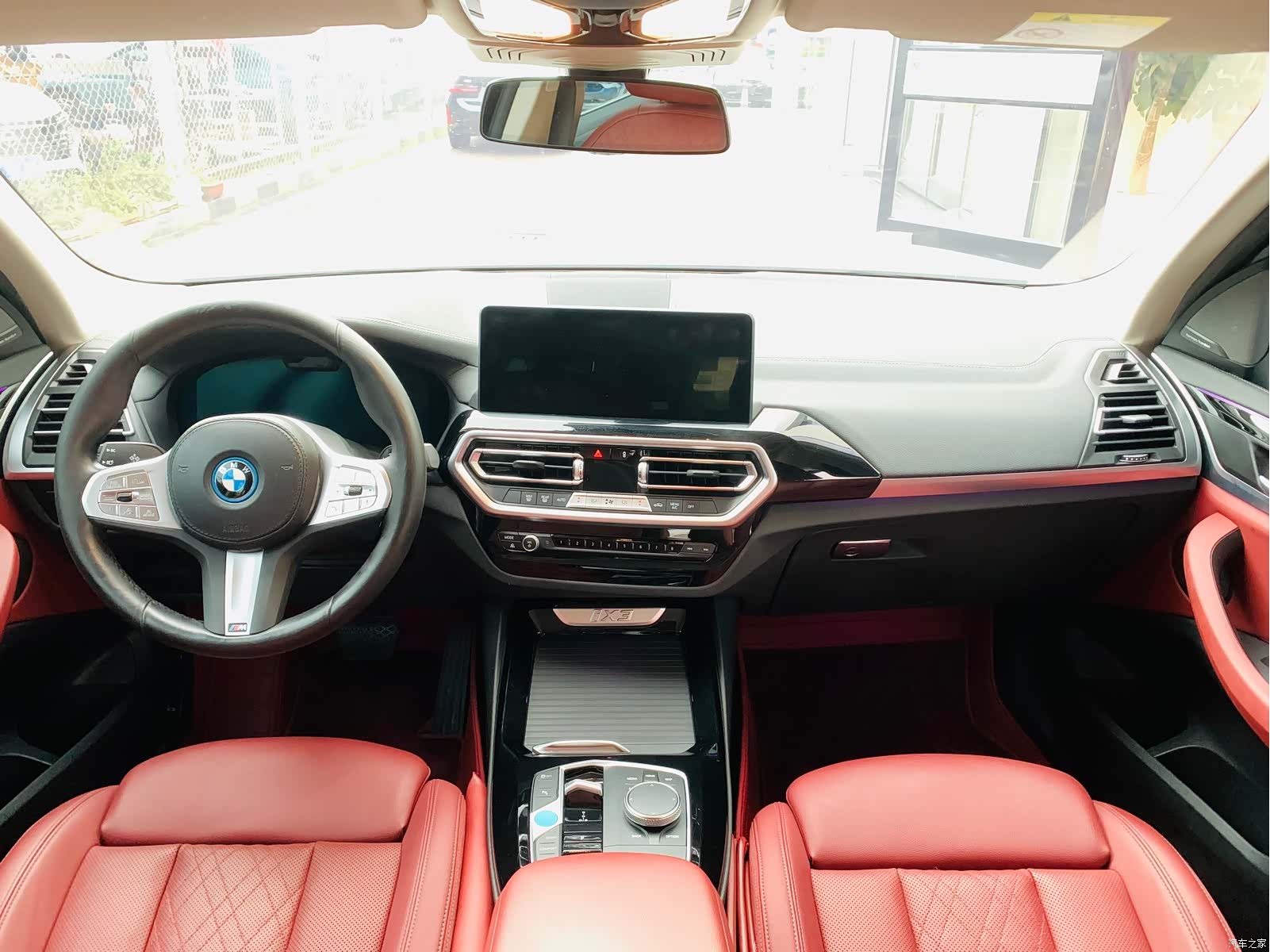 BMW iX3, 2024 10