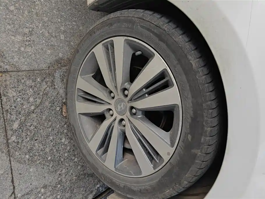 Hyundai Name picture