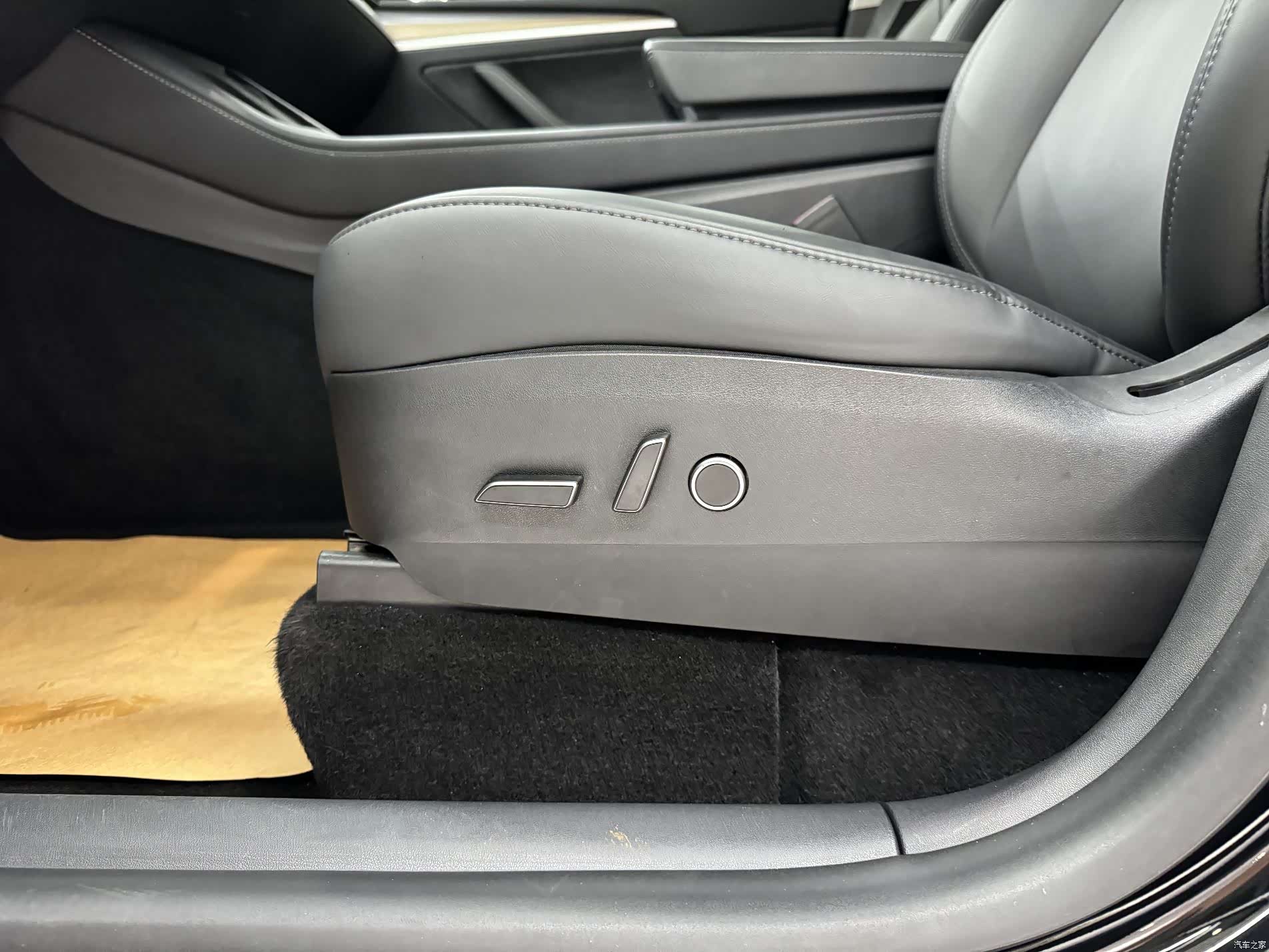 Tesla Model Y, 2021 13