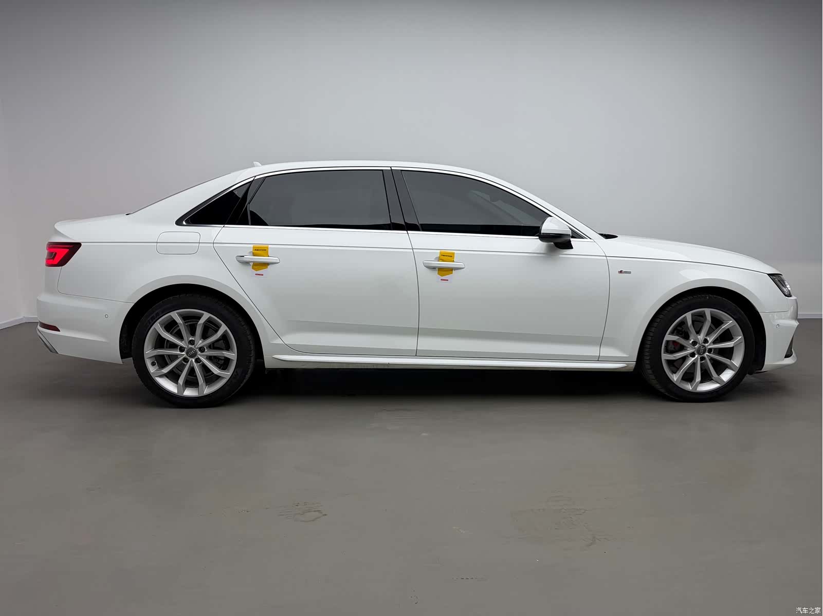 Audi A4L, 2019 8