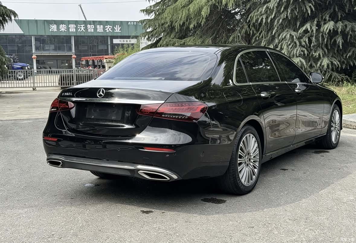 Mercedes-Benz E-Class, 2022 10