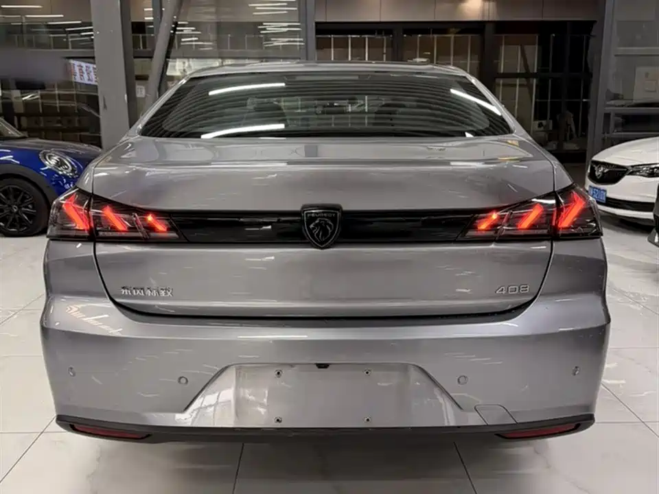 Peugeot 408
