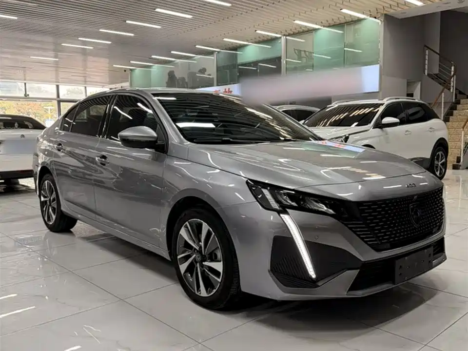 Peugeot 408