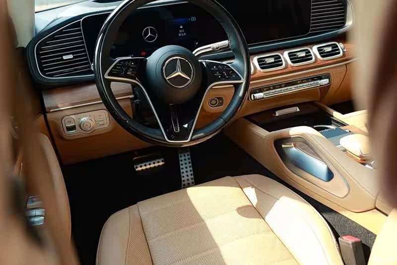 Mercedes-Benz GLS, 2025 10