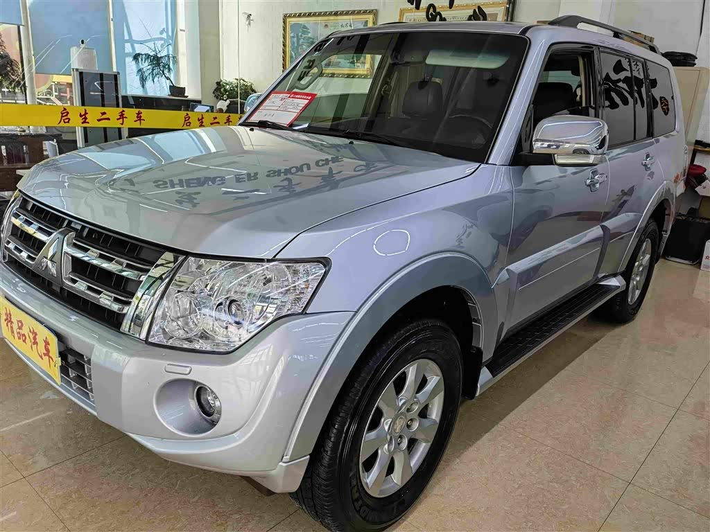 Mitsubishi 2014 3.0L Elite