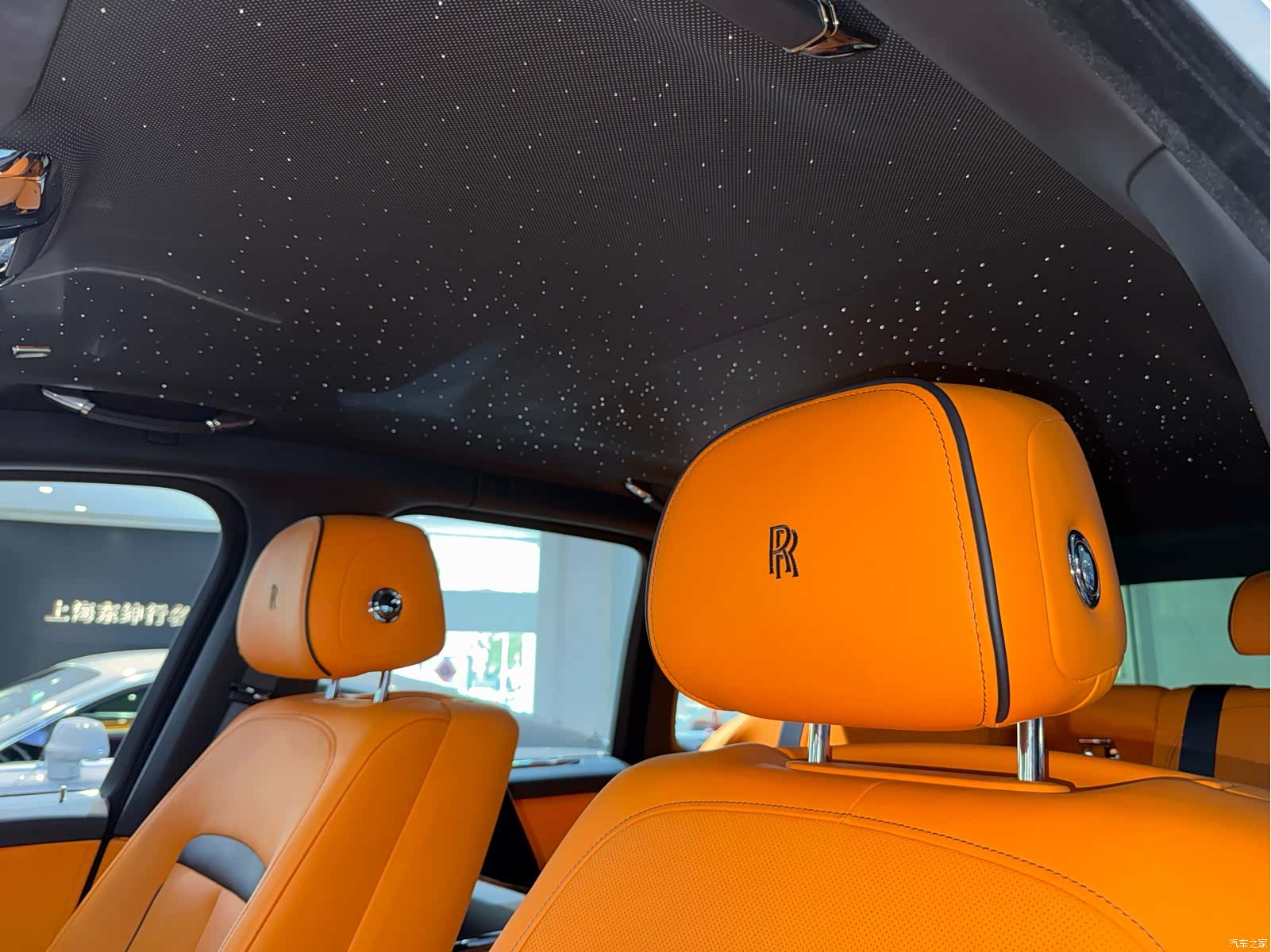 Rolls-Royce Cullinan, 2022 15