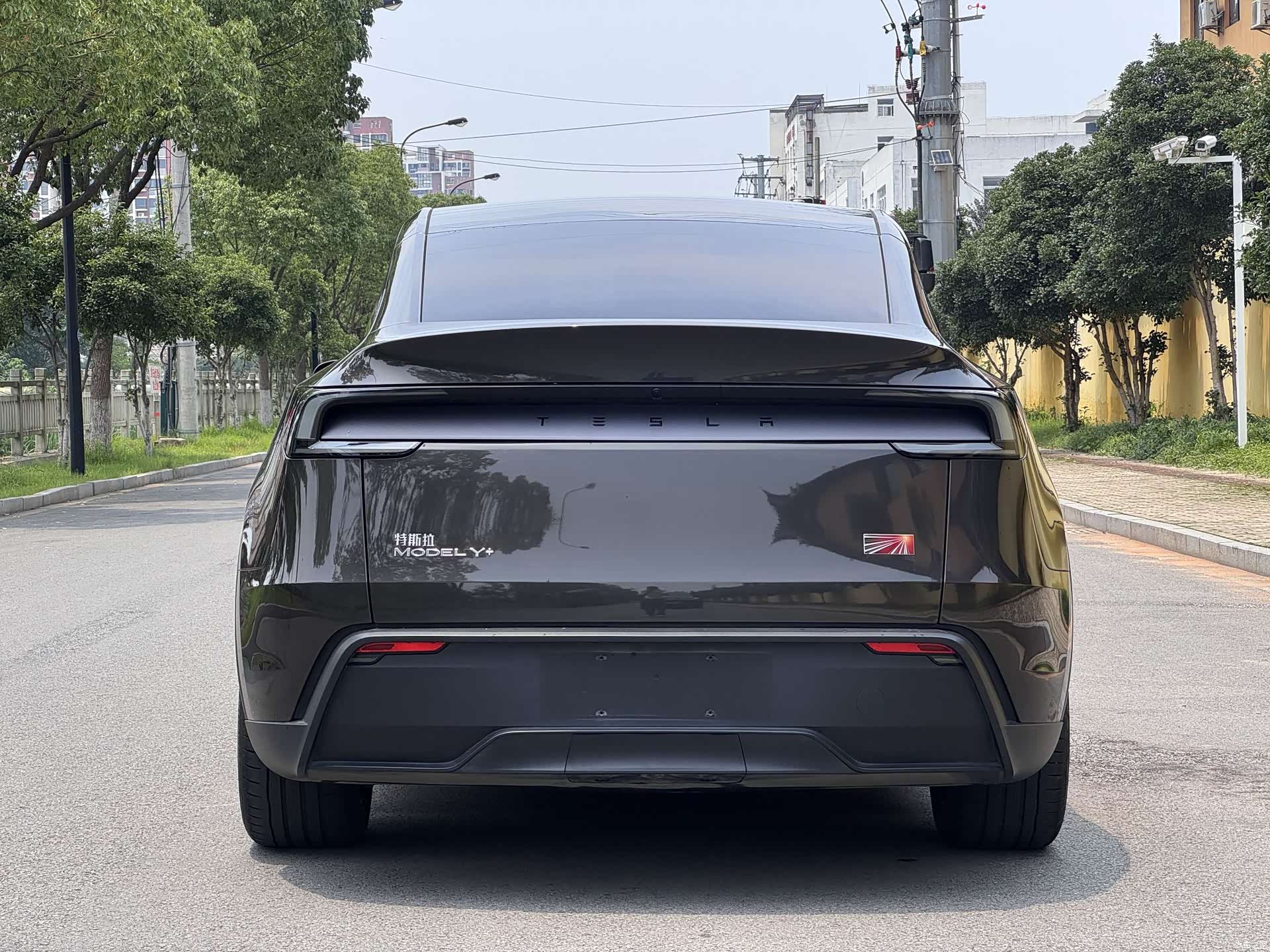 Tesla Model Y, 2025 10