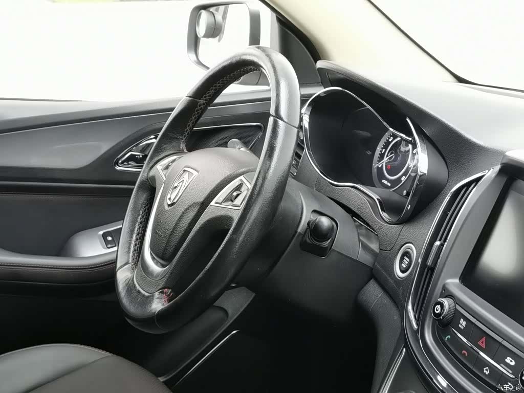 Wuling 560, 2016 22