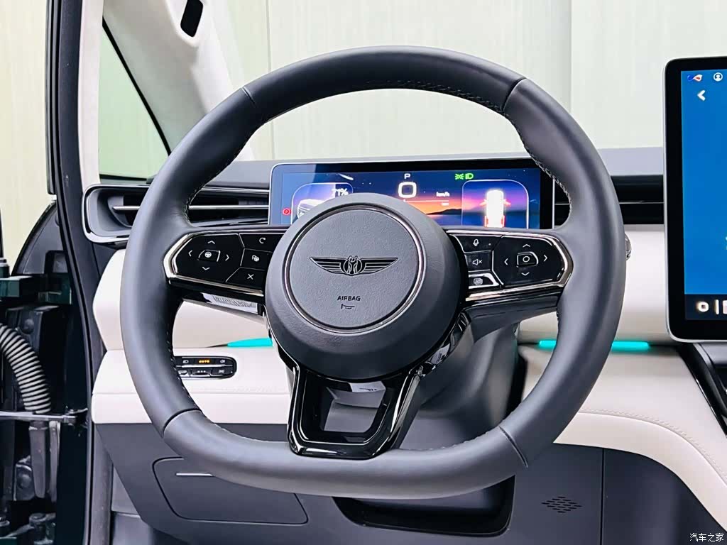 LEVC L380, 2025 10