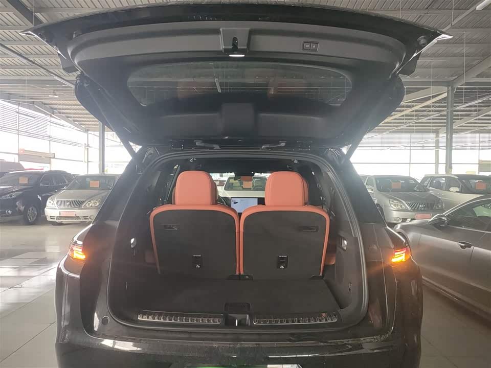 Li Auto Ideal L8