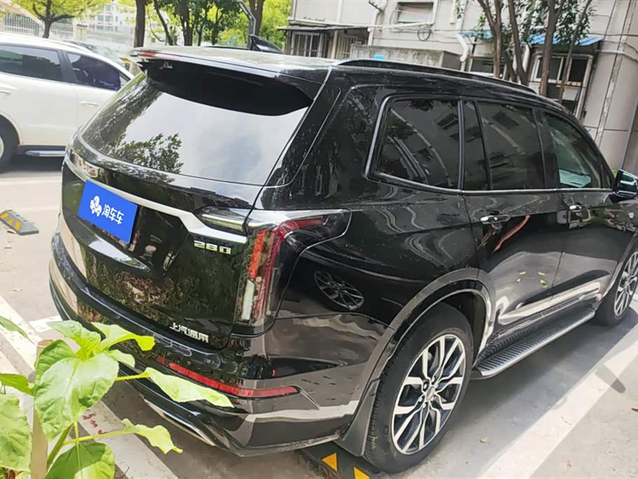 Cadillac XT6