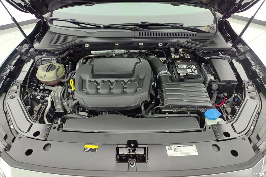 Volkswagen Passat, 2024 10