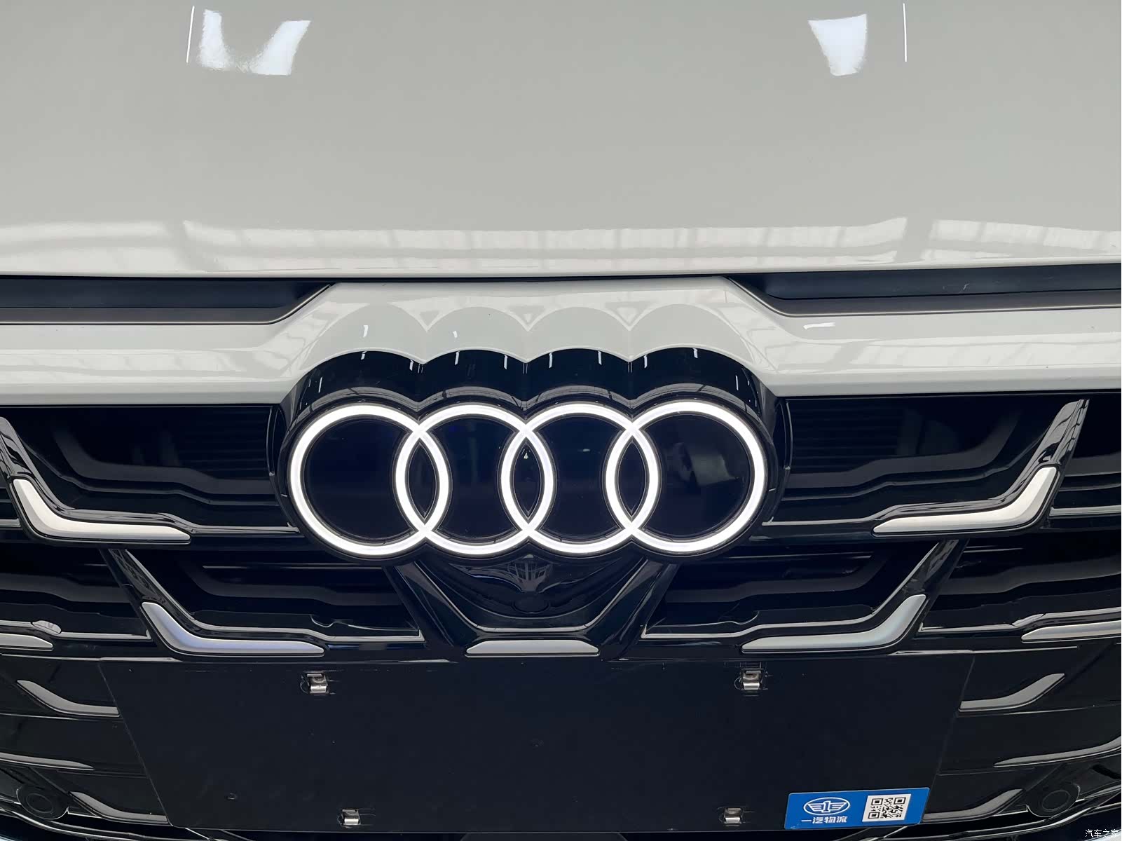 Audi Flying Spur, 2025 9
