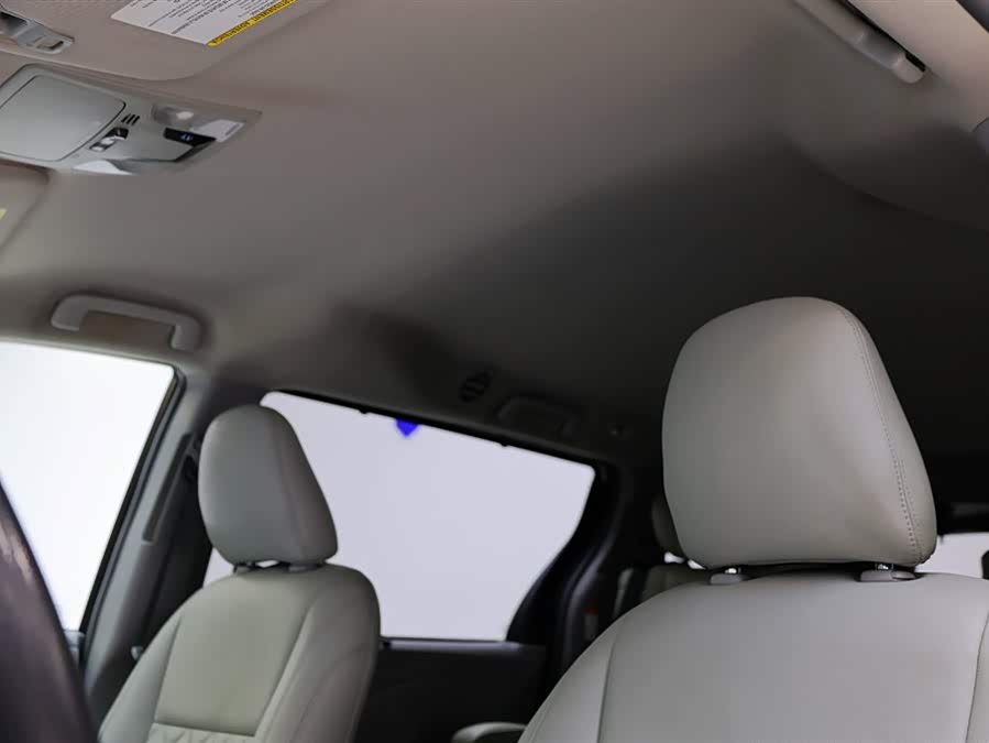 Toyota SIENNA 2017, фото 25