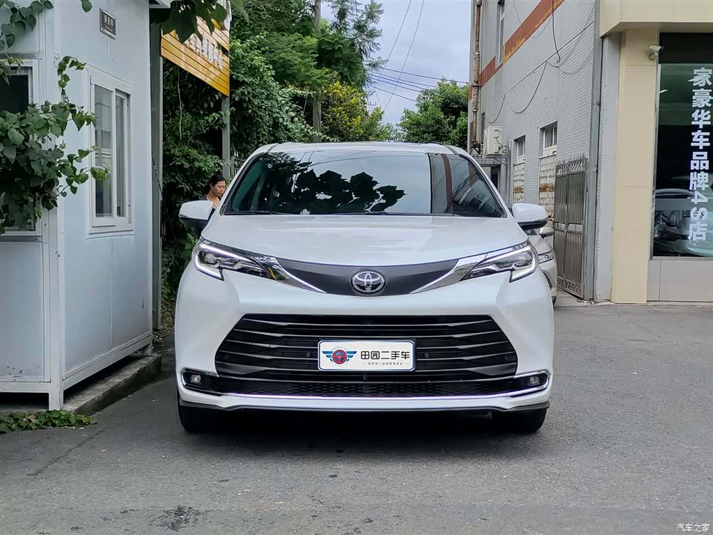 Toyota Sienna, 2024 2