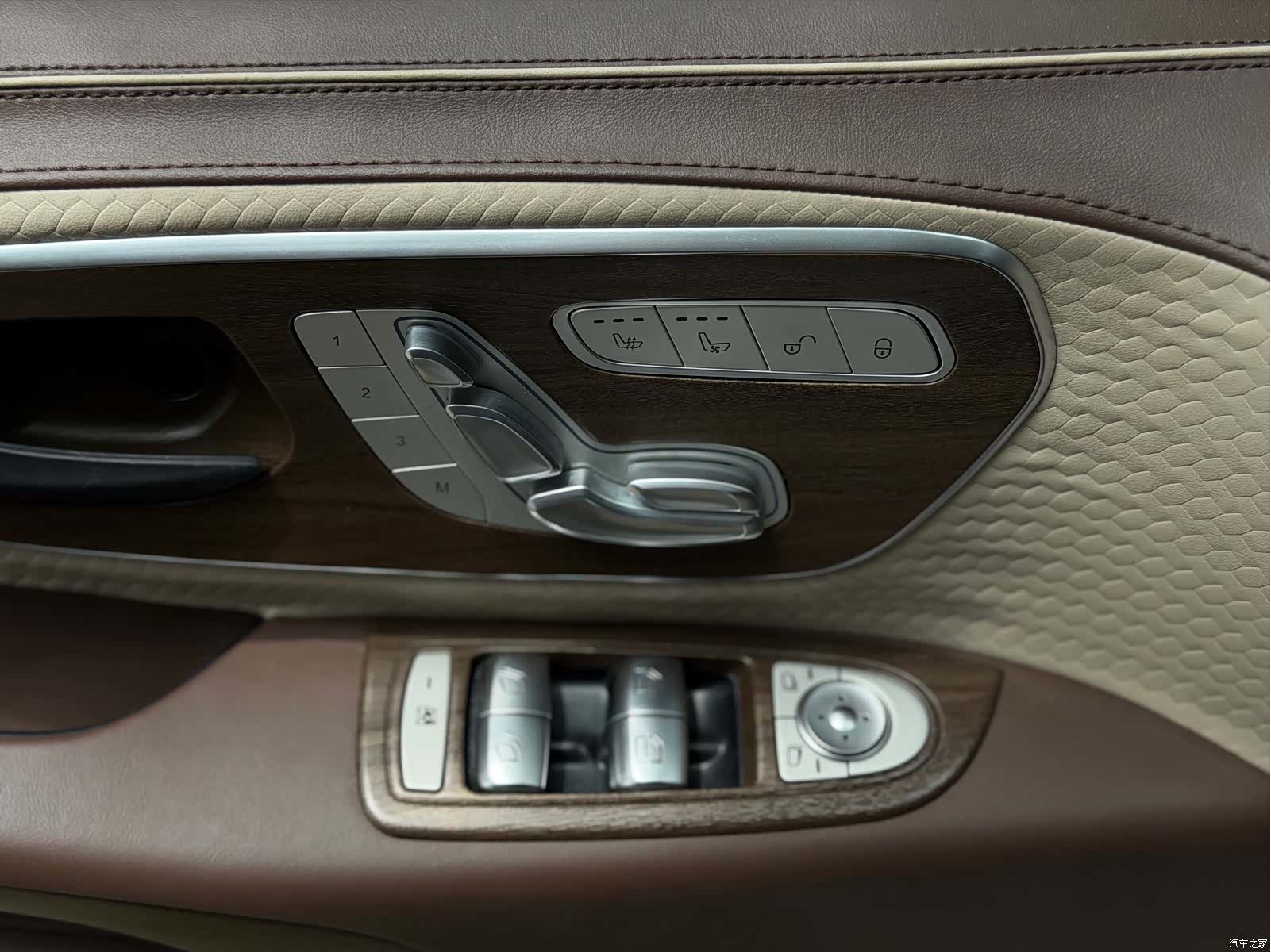 Mercedes-Benz 7, 2023 22
