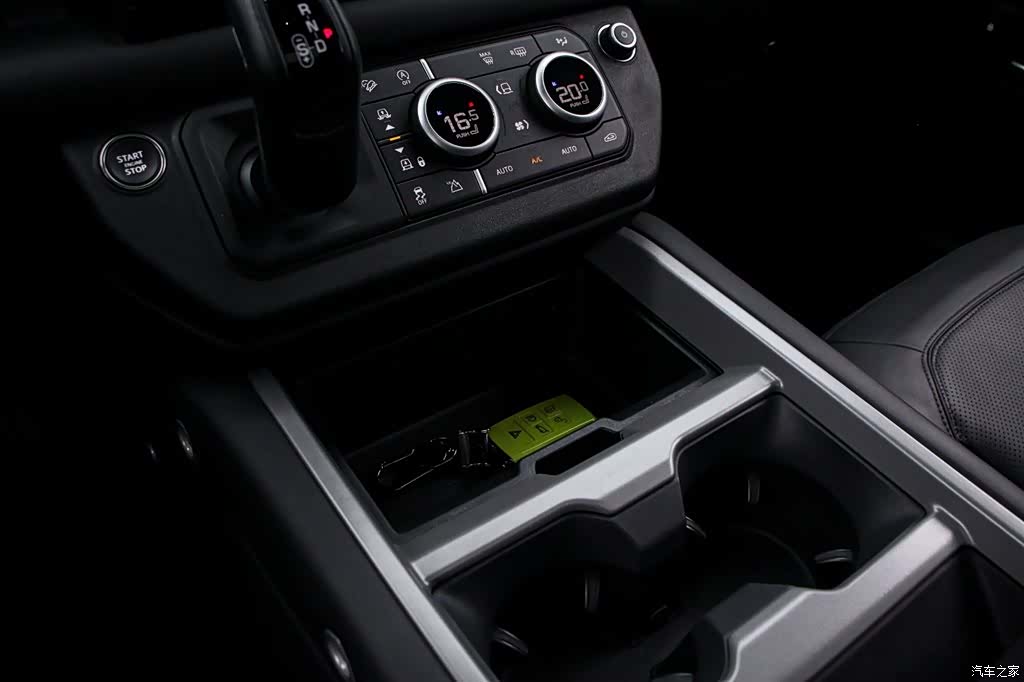Land Rover Defender, 2026 9