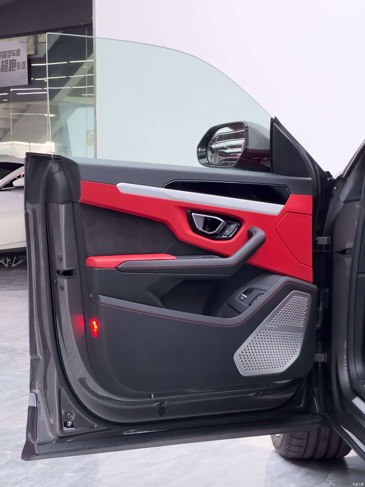 Lamborghini Urus, 2021 9
