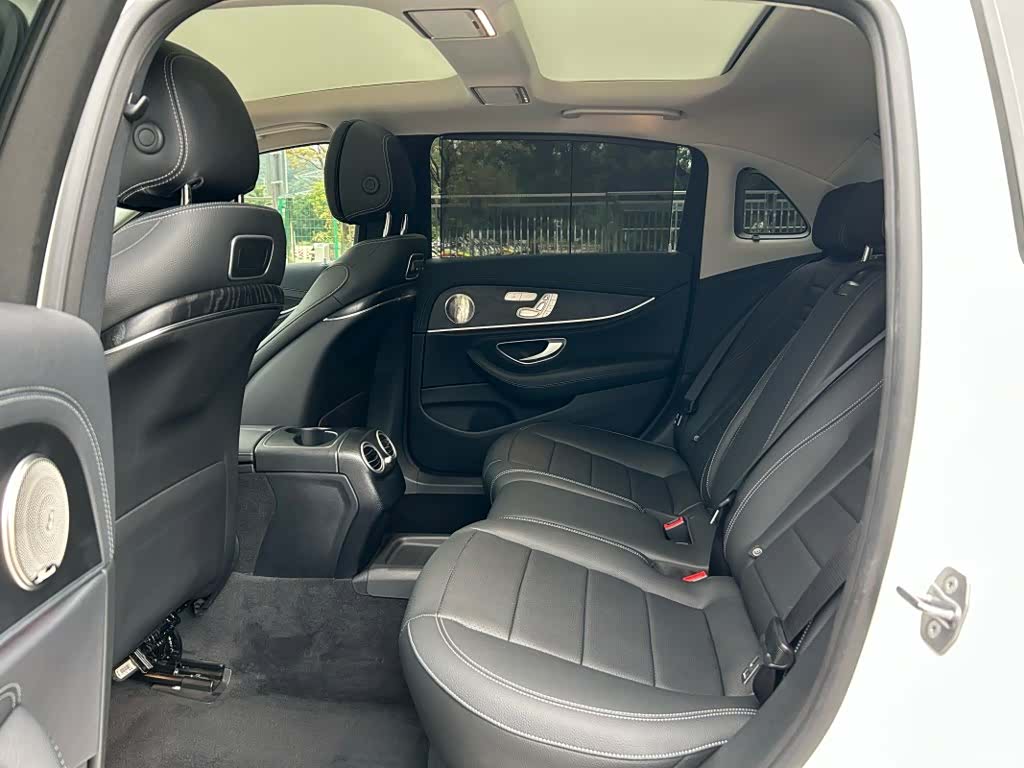 Mercedes-Benz E-Class, 2019 10