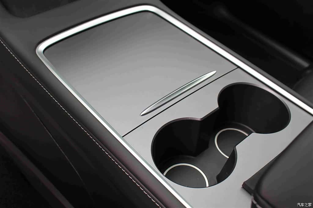 Tesla Model Y, 2023 8