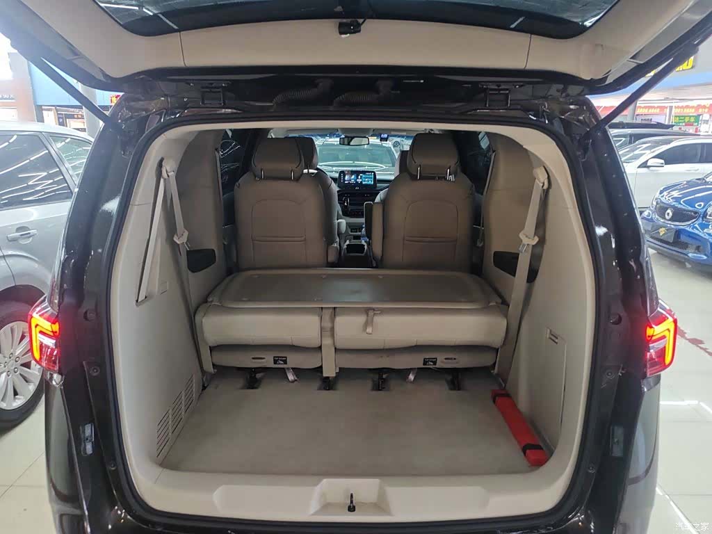Buick GL8, 2021 9