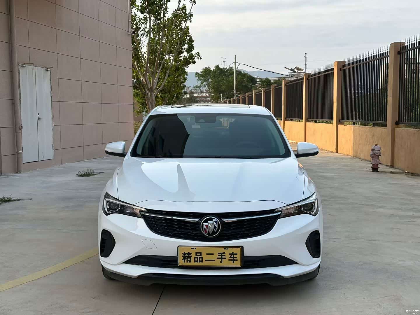 Buick Verano, 2022 2