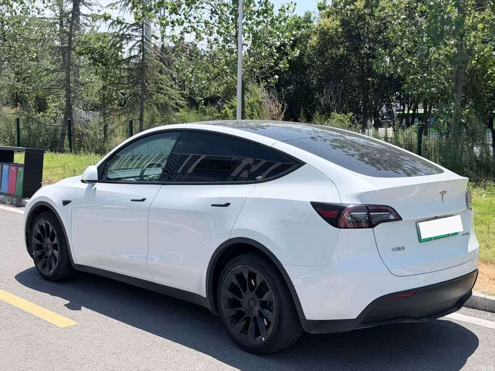 Tesla Model Y, 2021 3