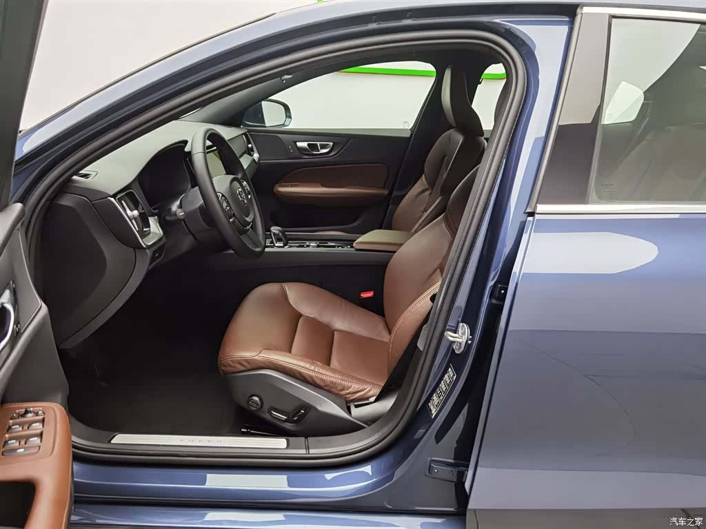Volvo S60, 2022 10
