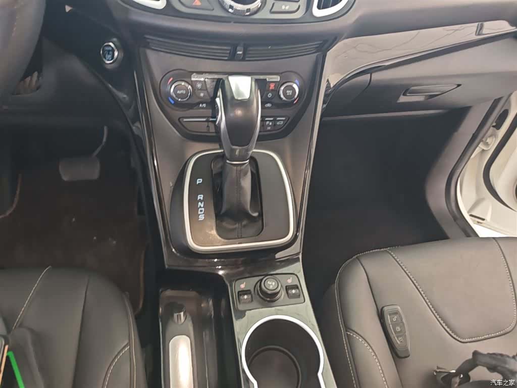 Ford Kuga, 2014 14