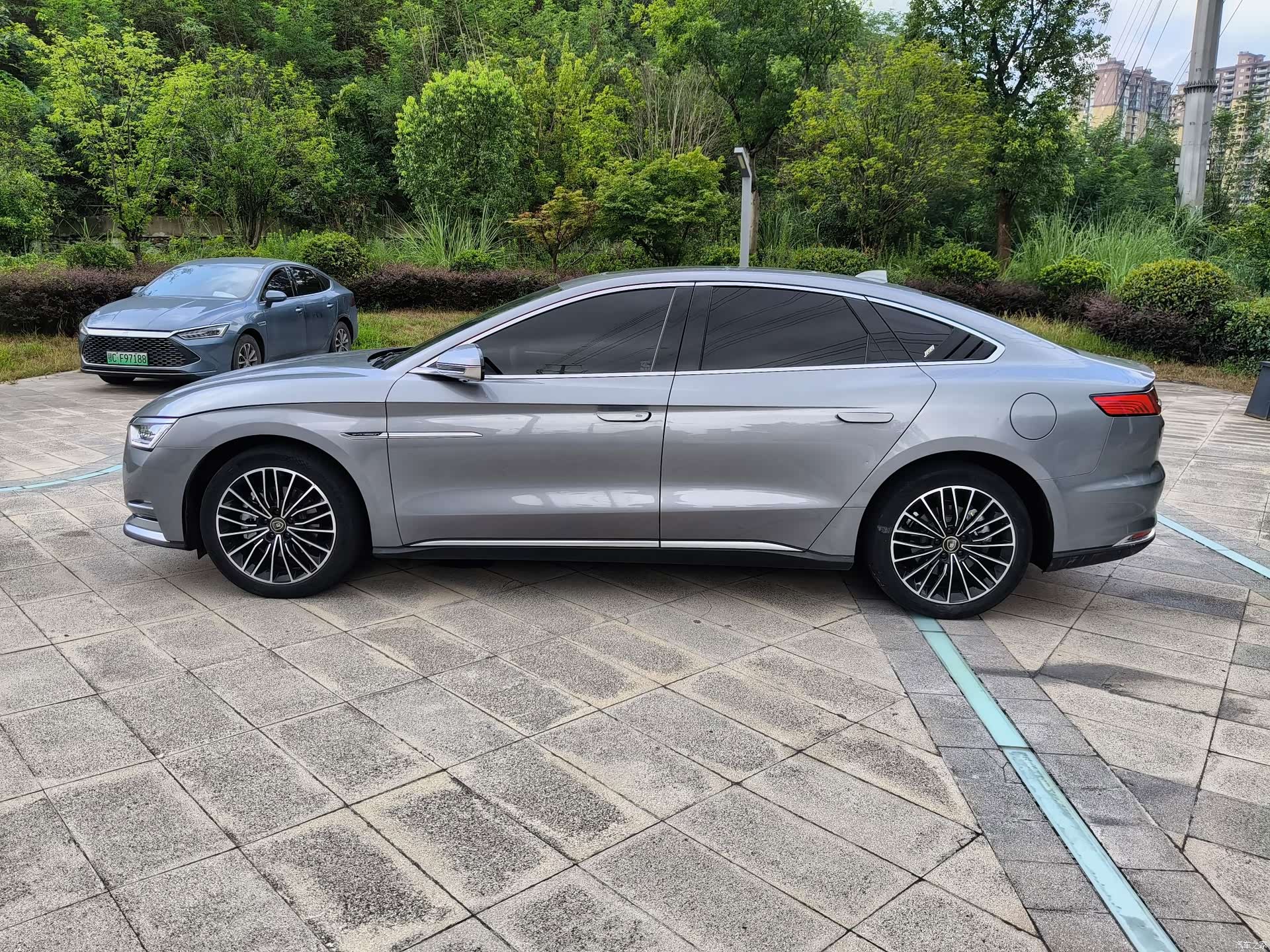 BYD Han, 2021 13