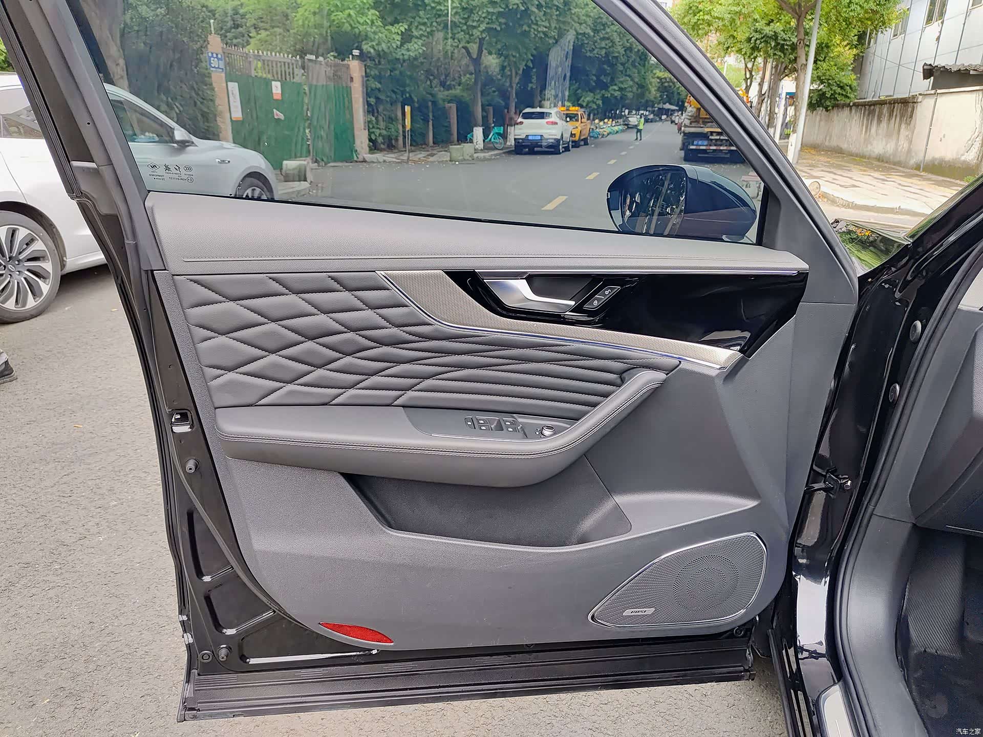 Hongqi HS5, 2023 6