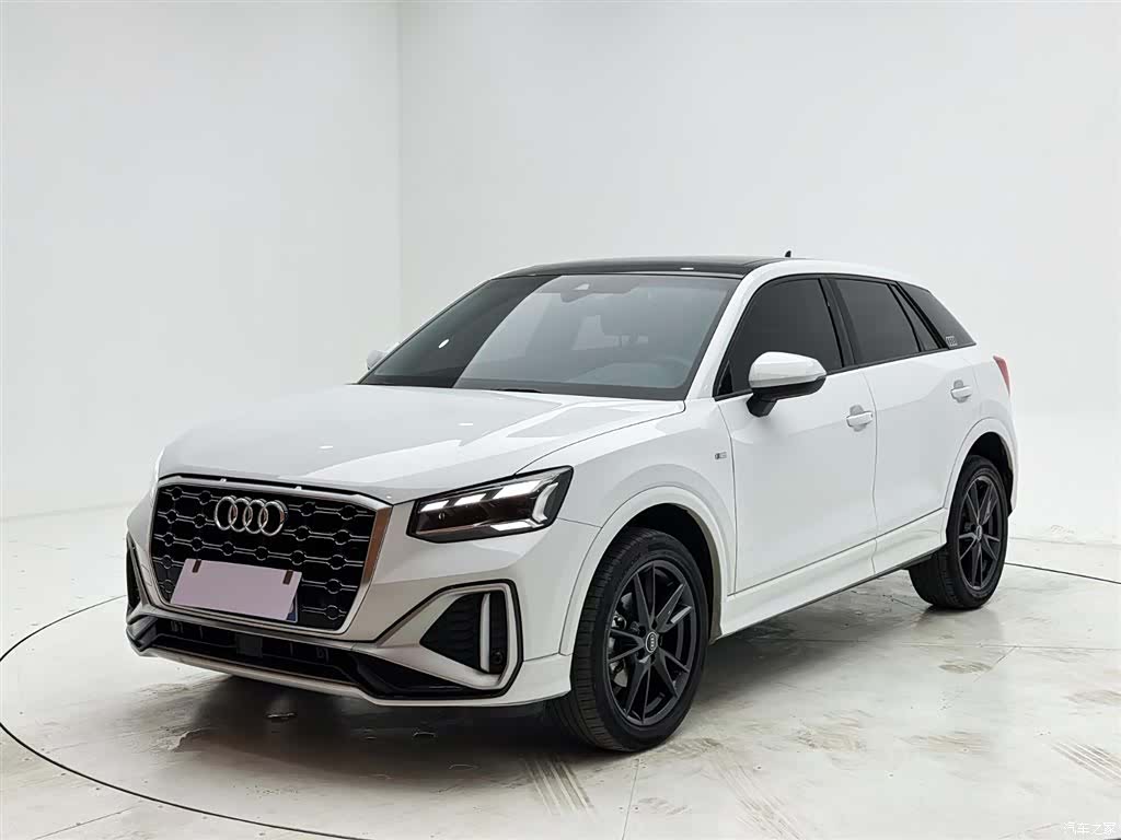 Audi Q2L, 2022 1