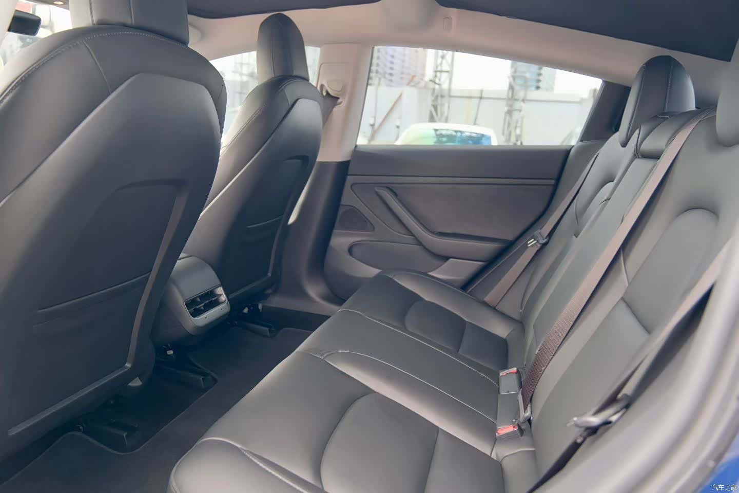 Tesla Model 3, 2020 6