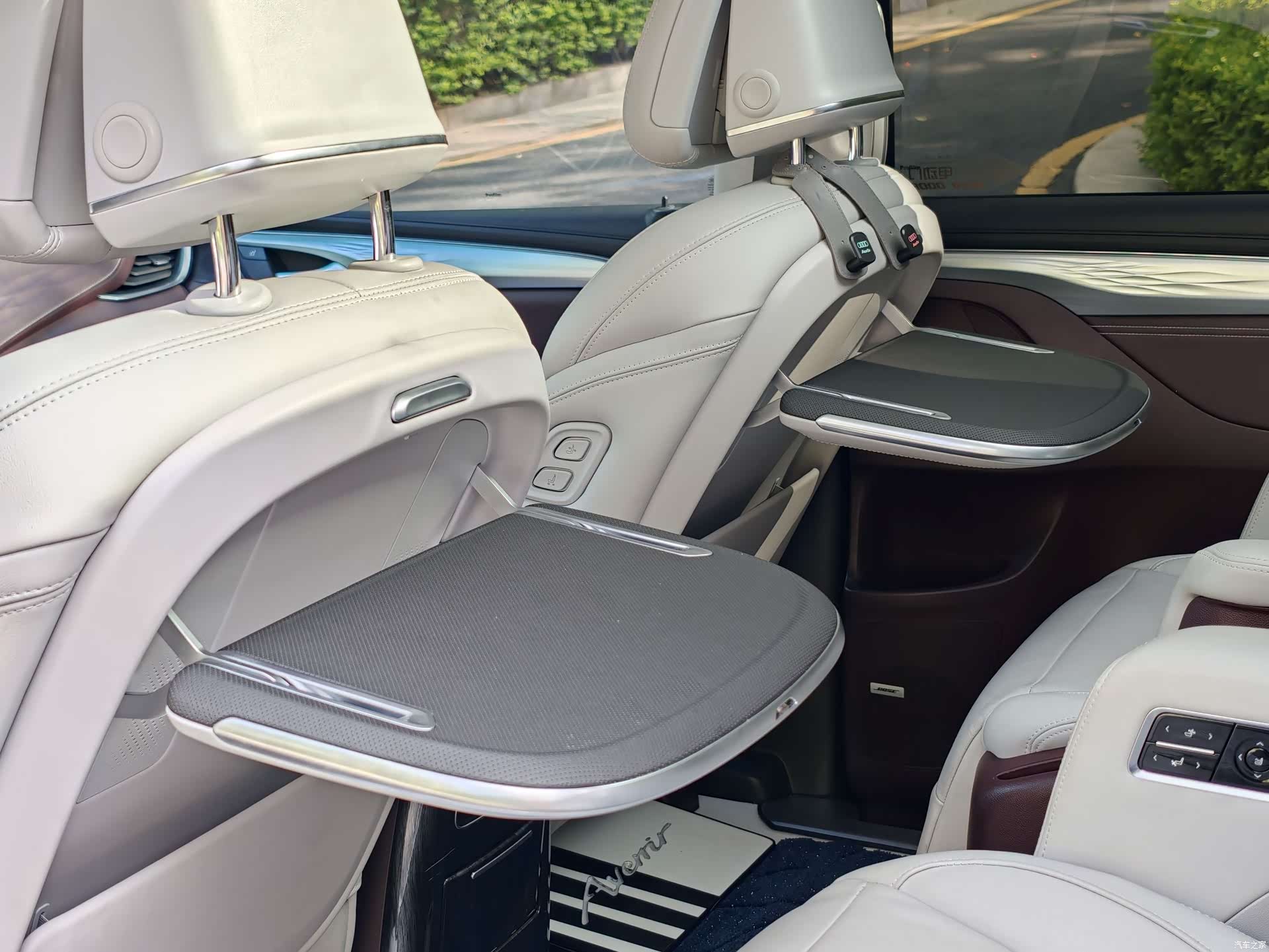 Buick GL8, 2023 9