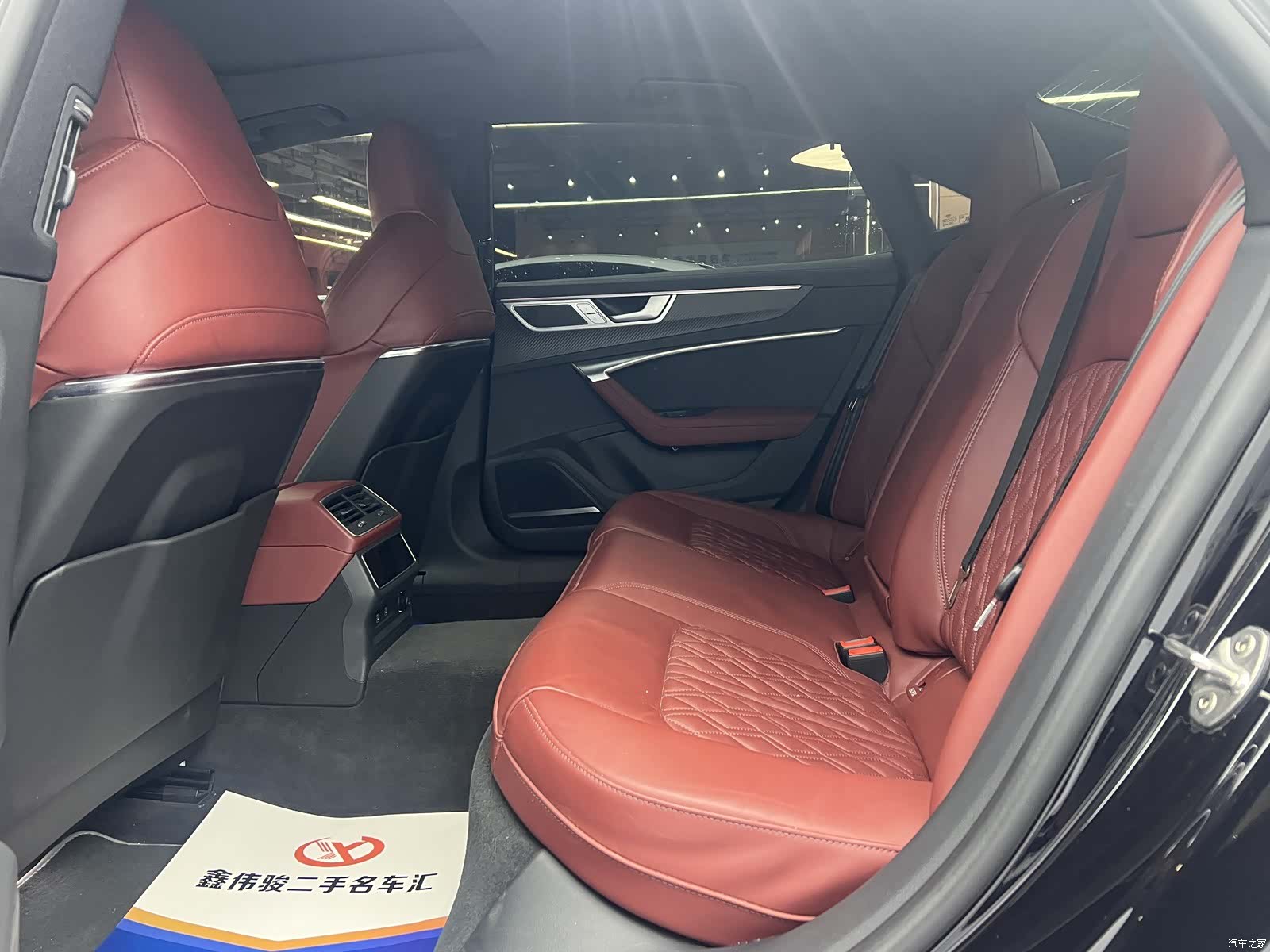 Audi A7L, 2024 12