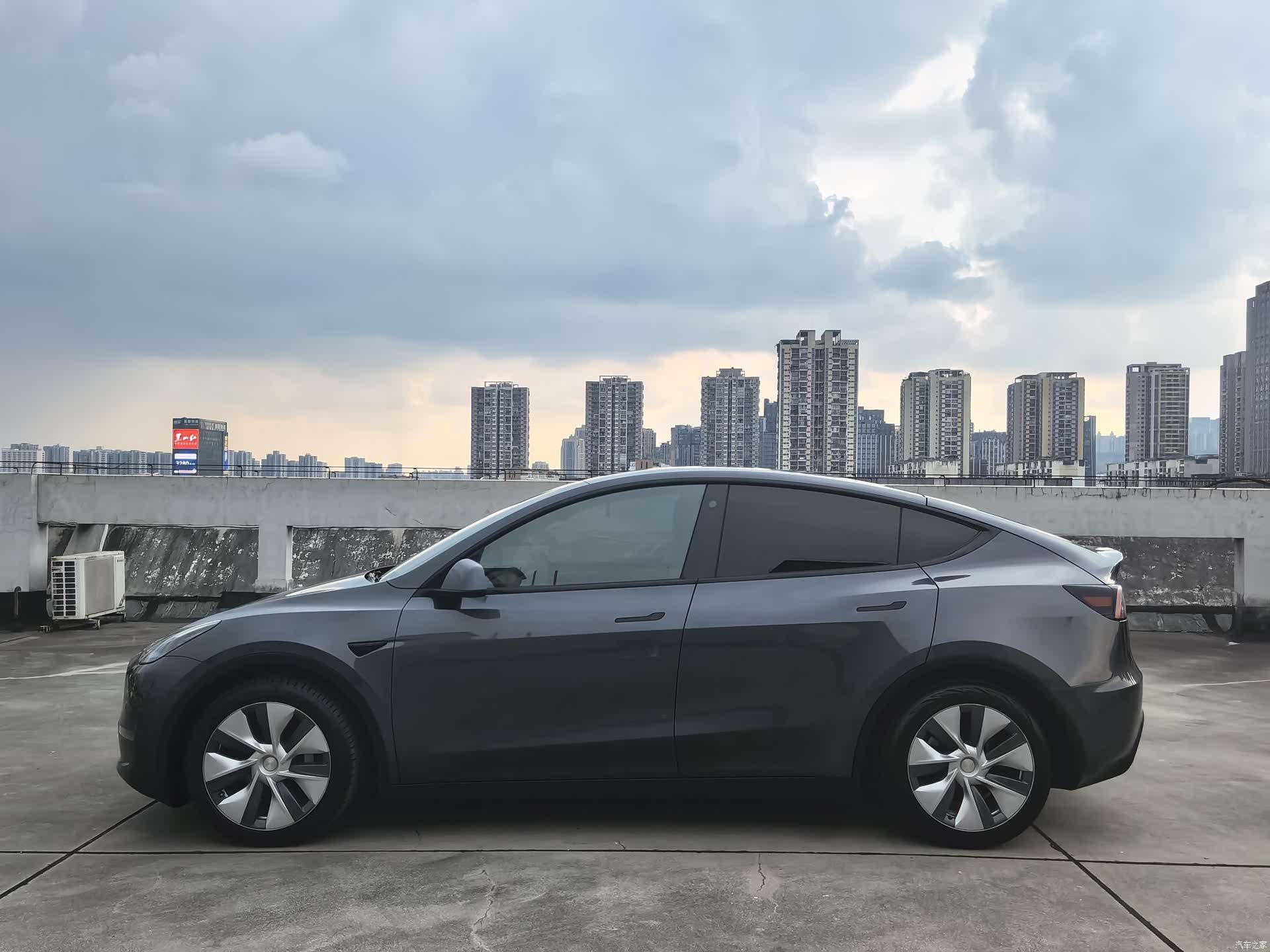 Tesla Model Y, 2021 все фото