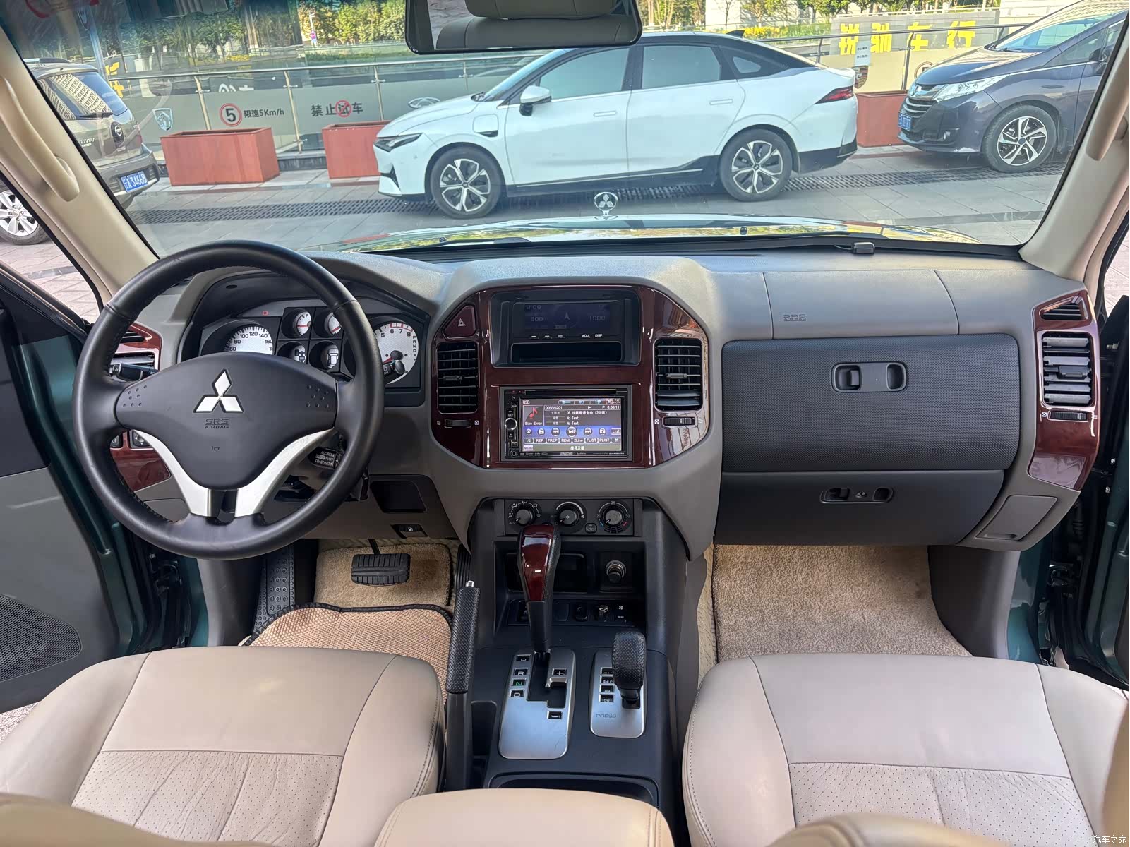 Mitsubishi Pajero, 2016 13