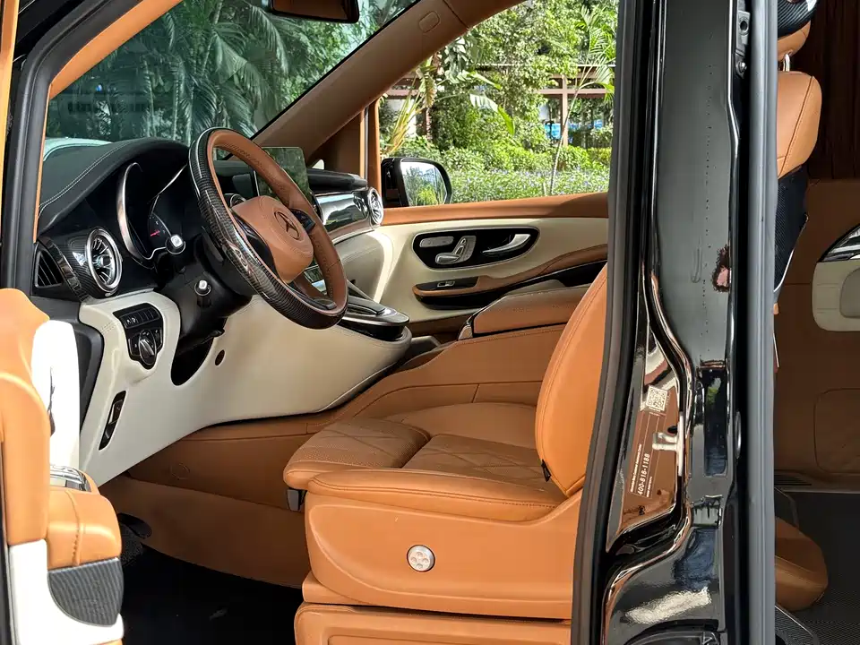 Mercedes-Benz V-class