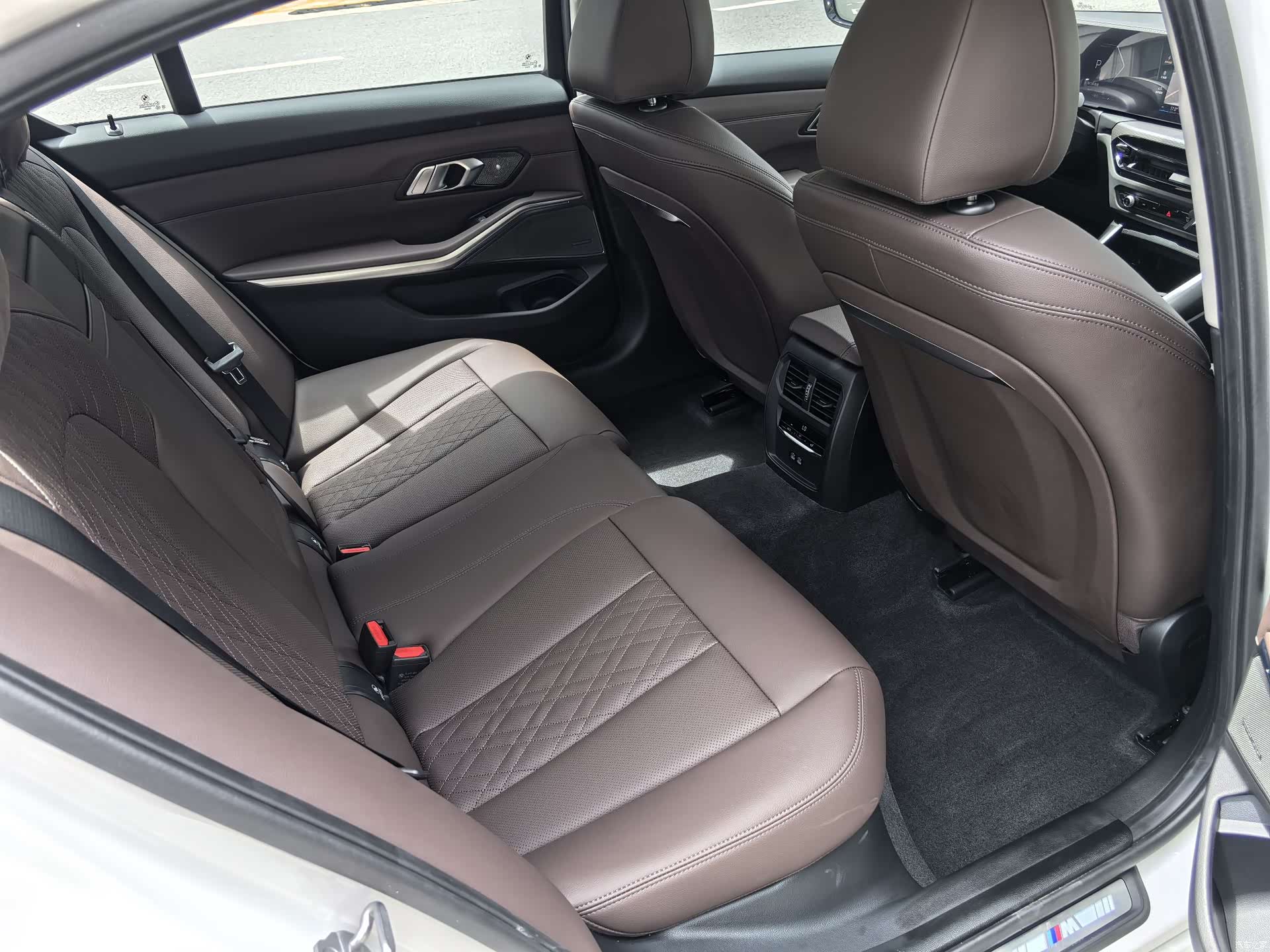 BMW 3 Series, 2026 23