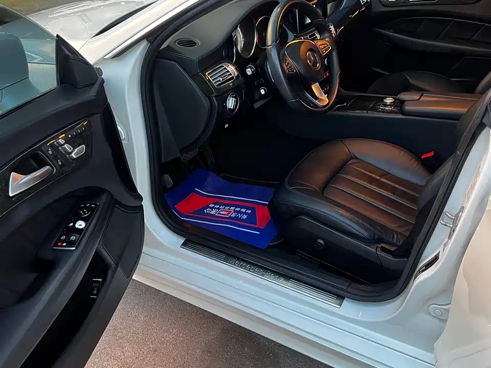 Mercedes-Benz CLS