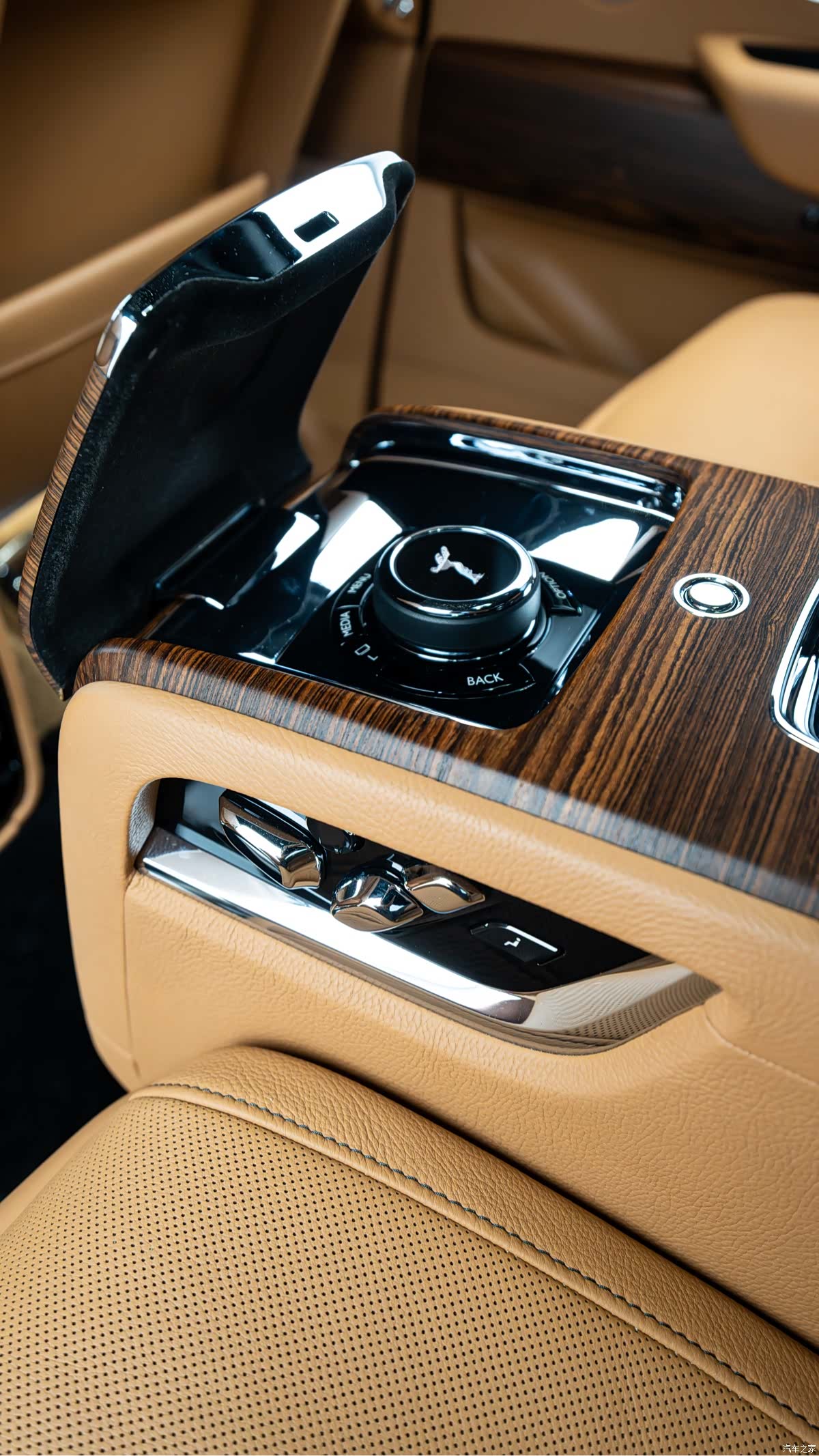 Rolls-Royce Cullinan, 2019 12