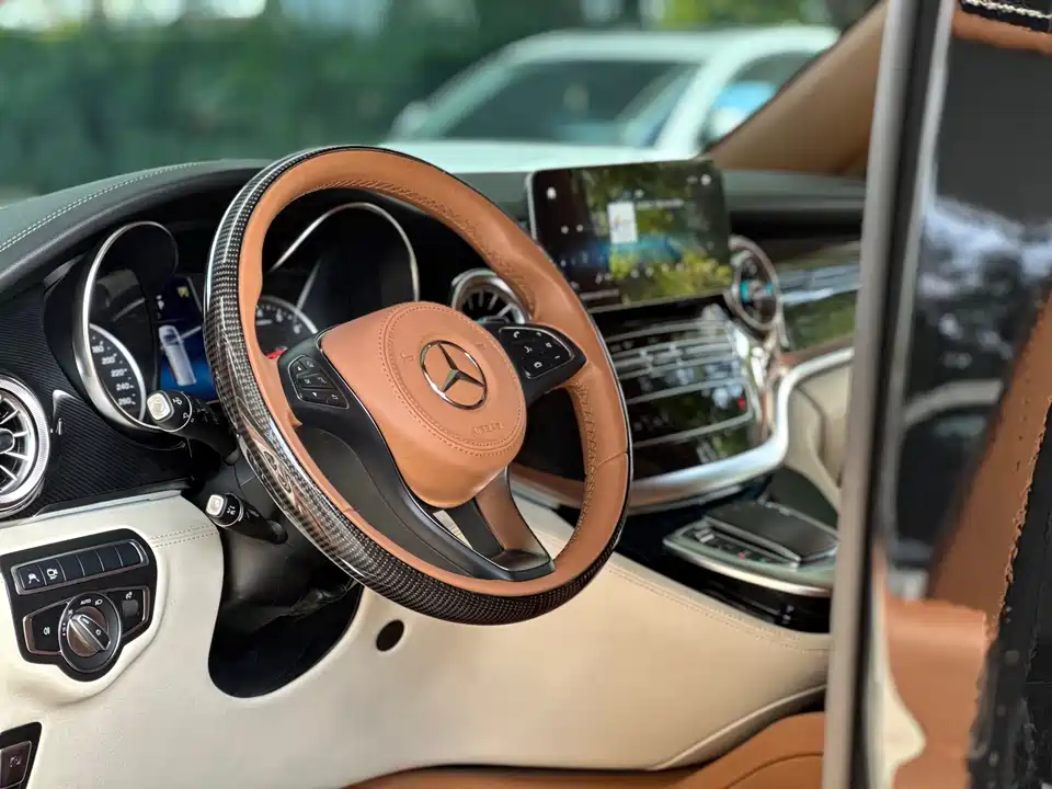 Mercedes-Benz V-class