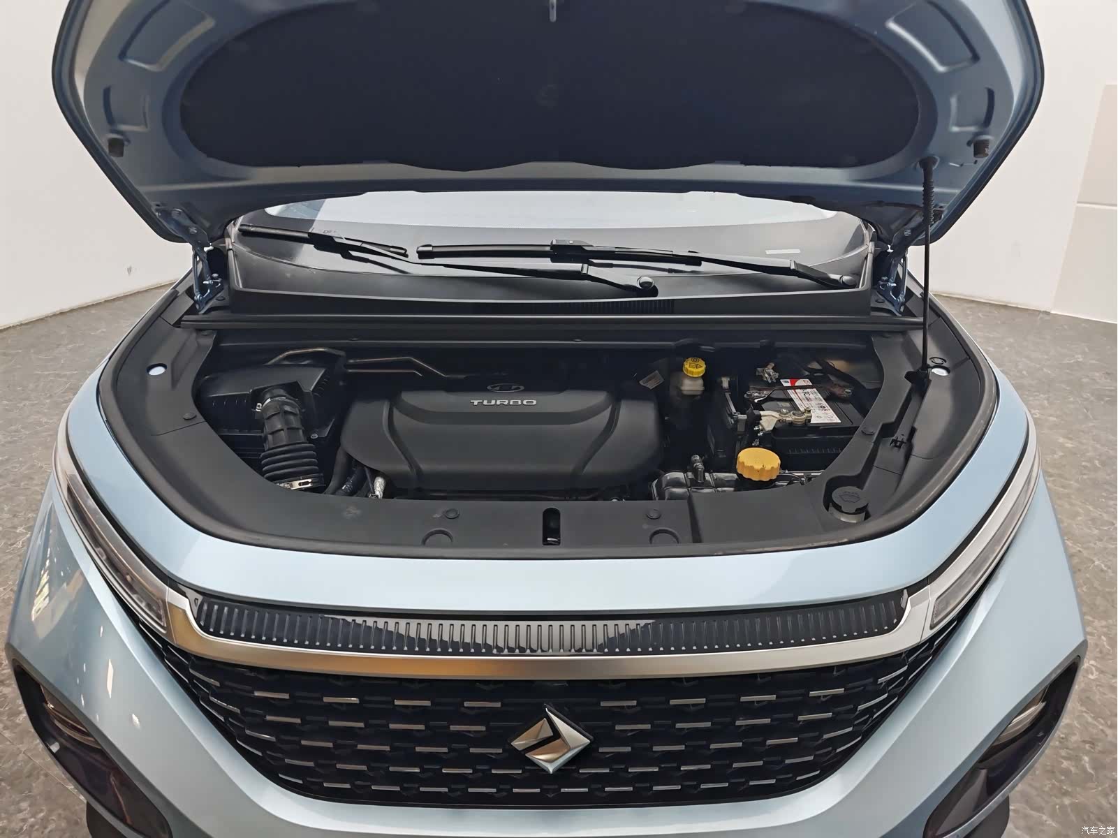 Wuling RM-5, 2021 12