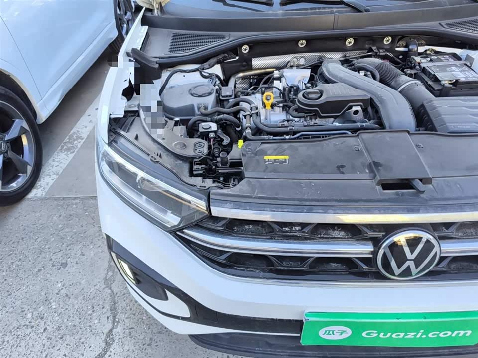 Volkswagen T-ROC exploring Songs