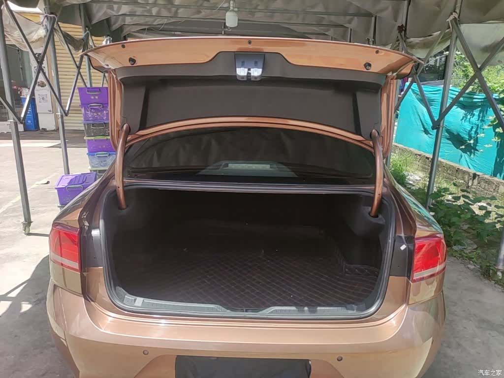 Volkswagen Lamando, 2016 19